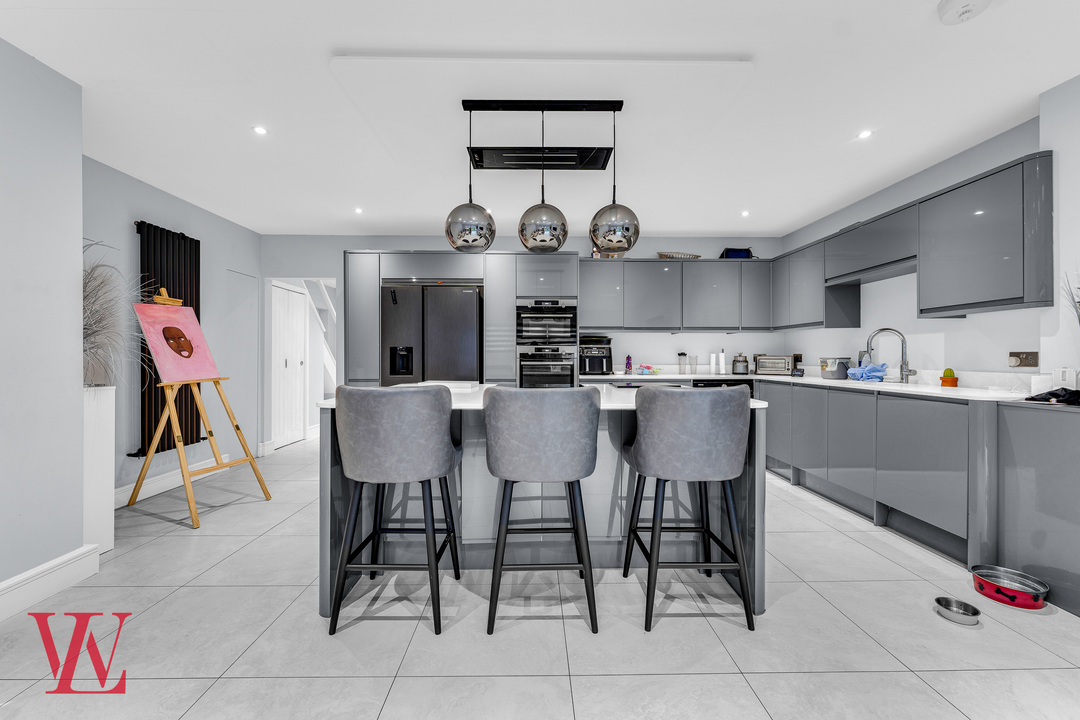 4 bed semi-detached house for sale in Waytemore Road, Bishop's Stortford, Hertfordshire 1