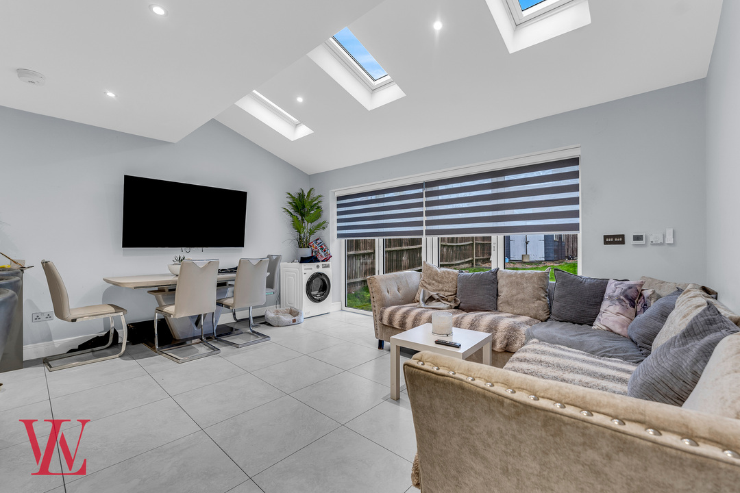 4 bed semi-detached house for sale in Waytemore Road, Bishop's Stortford, Hertfordshire 6