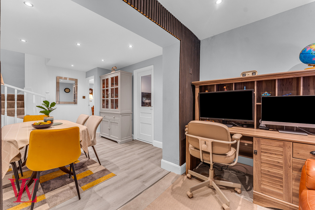 3 bed detached house for sale in Larchwood, Bishop's Stortford, Hertfordshire 10