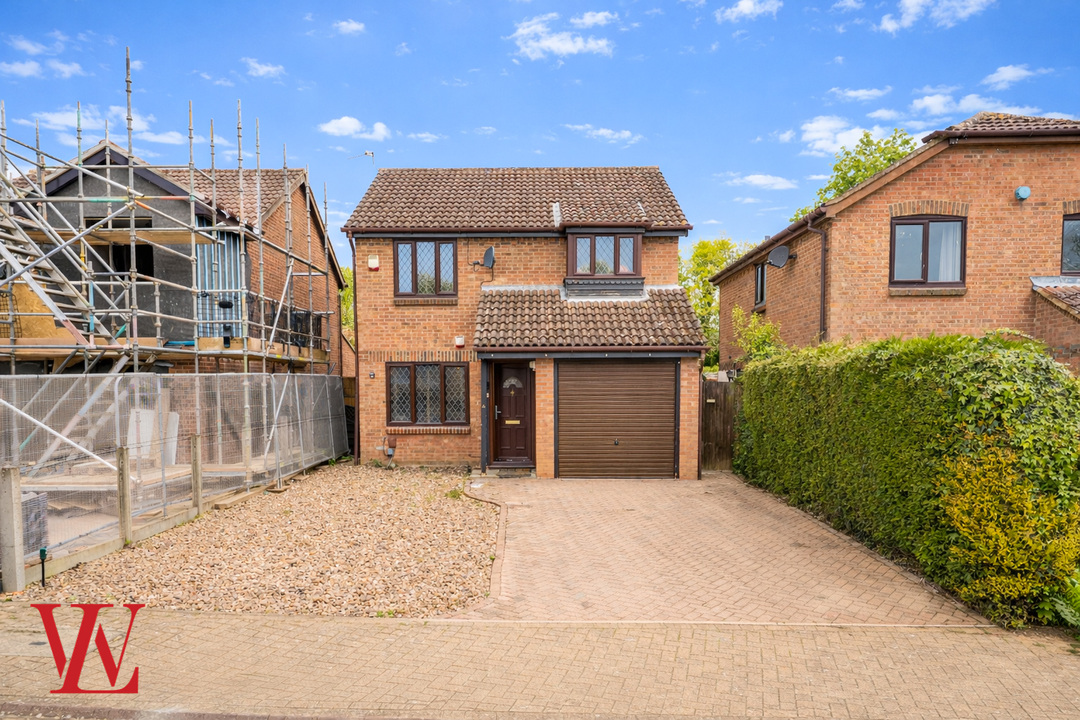 3 bed detached house for sale in Larchwood, Bishop's Stortford, Hertfordshire