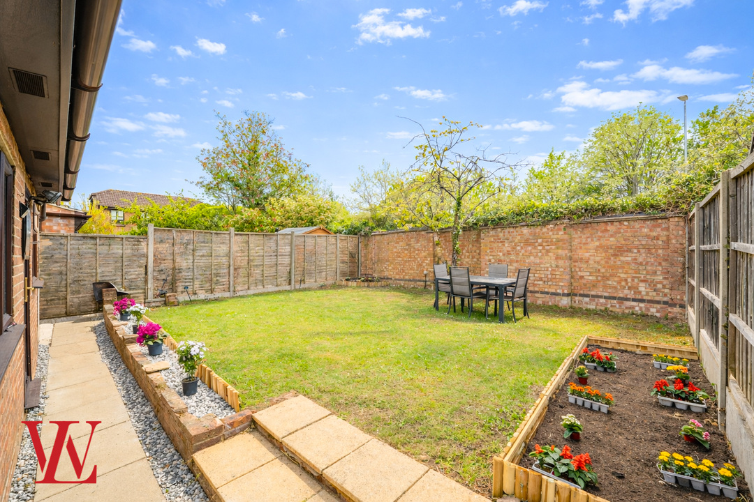 3 bed detached house for sale in Larchwood, Bishop's Stortford, Hertfordshire  - Property Image 19