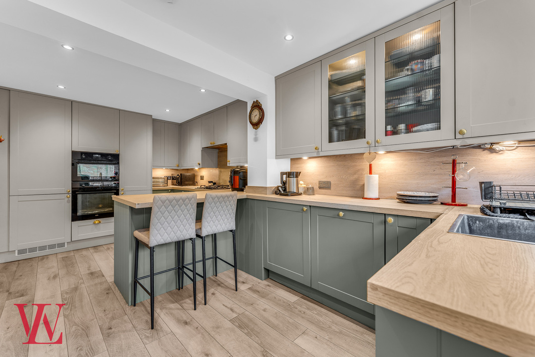 3 bed detached house for sale in Larchwood, Bishop's Stortford, Hertfordshire 2