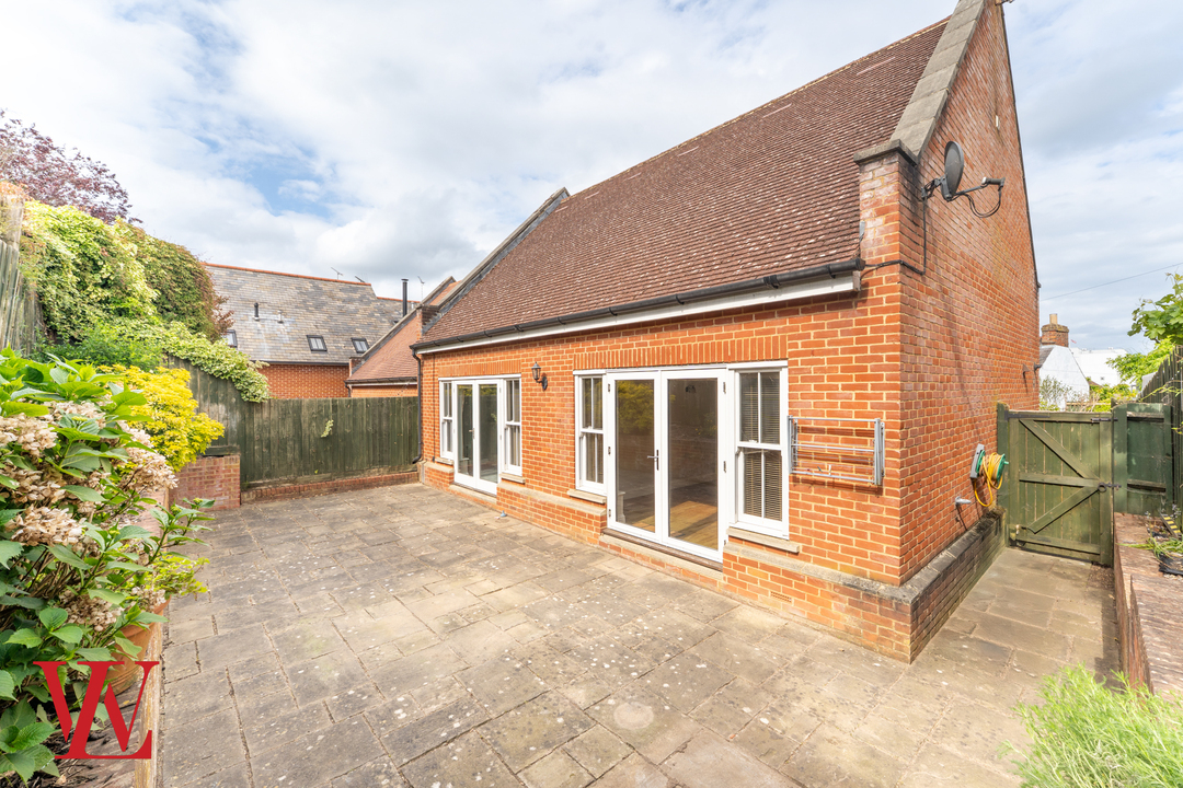 3 bed semi-detached house for sale in Tuckers Row, Bishop's Stortford, Hertfordshire  - Property Image 14
