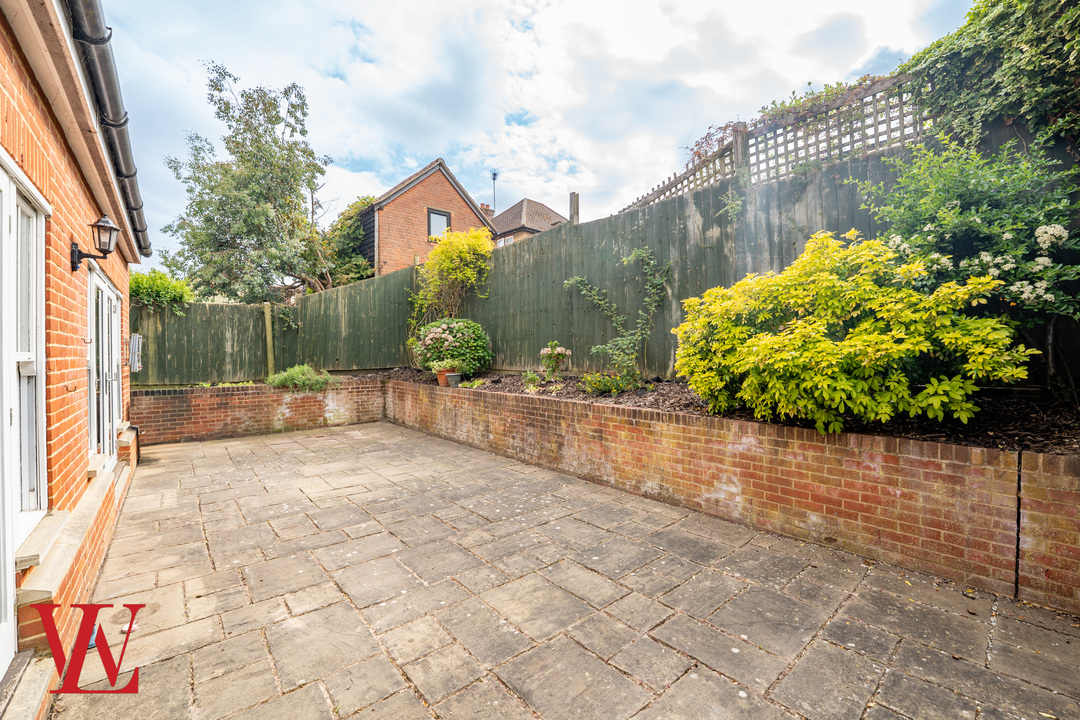 3 bed semi-detached house for sale in Tuckers Row, Bishop's Stortford, Hertfordshire  - Property Image 15