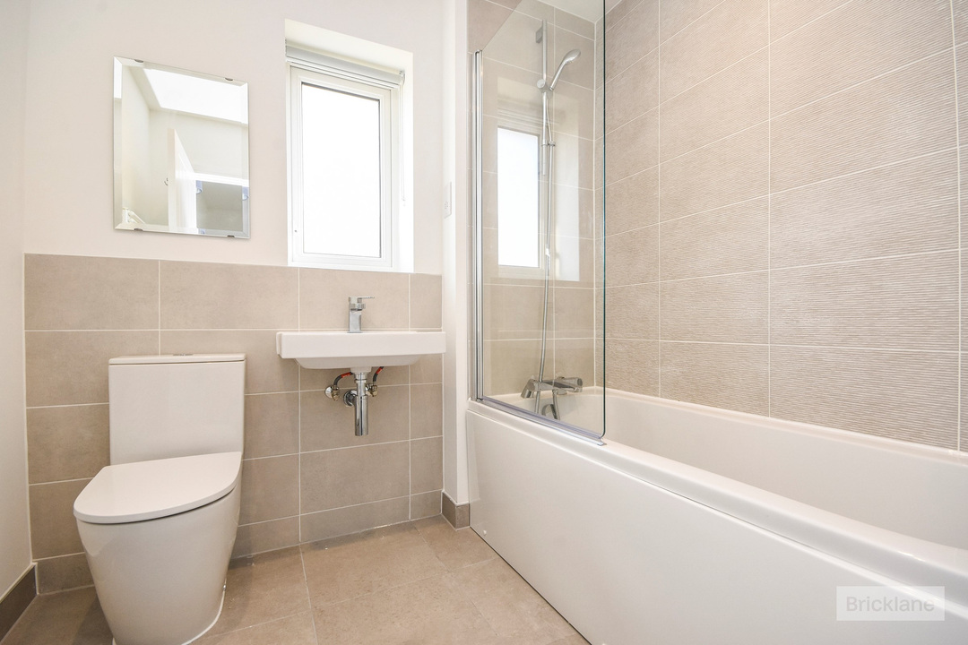4 bed detached house to rent in Little Clobbs Mead, Little Dunmow, Dunmow, Essex  - Property Image 9