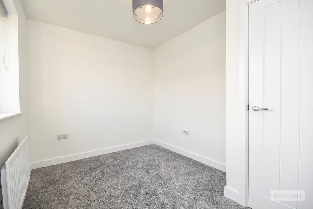 4 bed detached house to rent in Little Clobbs Mead, Little Dunmow, Dunmow, Essex  - Property Image 8