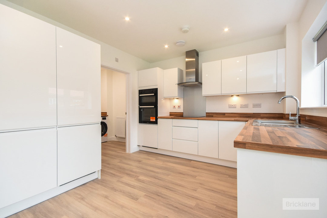 4 bed detached house to rent in Moors Field Drive, Little Dunmow, Dunmow, Essex  - Property Image 4
