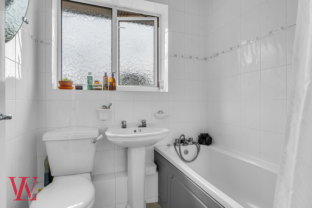 3 bed semi-detached house for sale in Hipkins, Bishop's Stortford, Hertfordshire 11