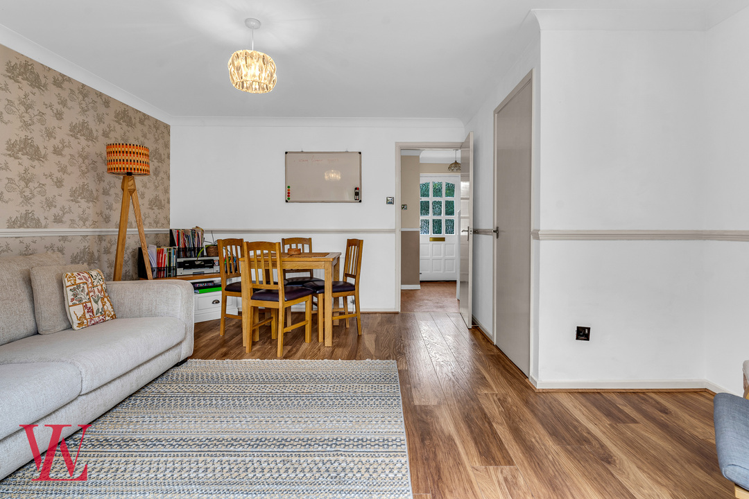 3 bed semi-detached house for sale in Hipkins, Bishop's Stortford, Hertfordshire 4