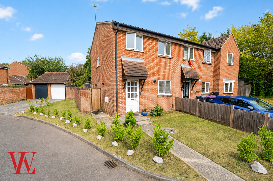 3 bed semi-detached house for sale in Hipkins, Bishop's Stortford, Hertfordshire - Property Image 1