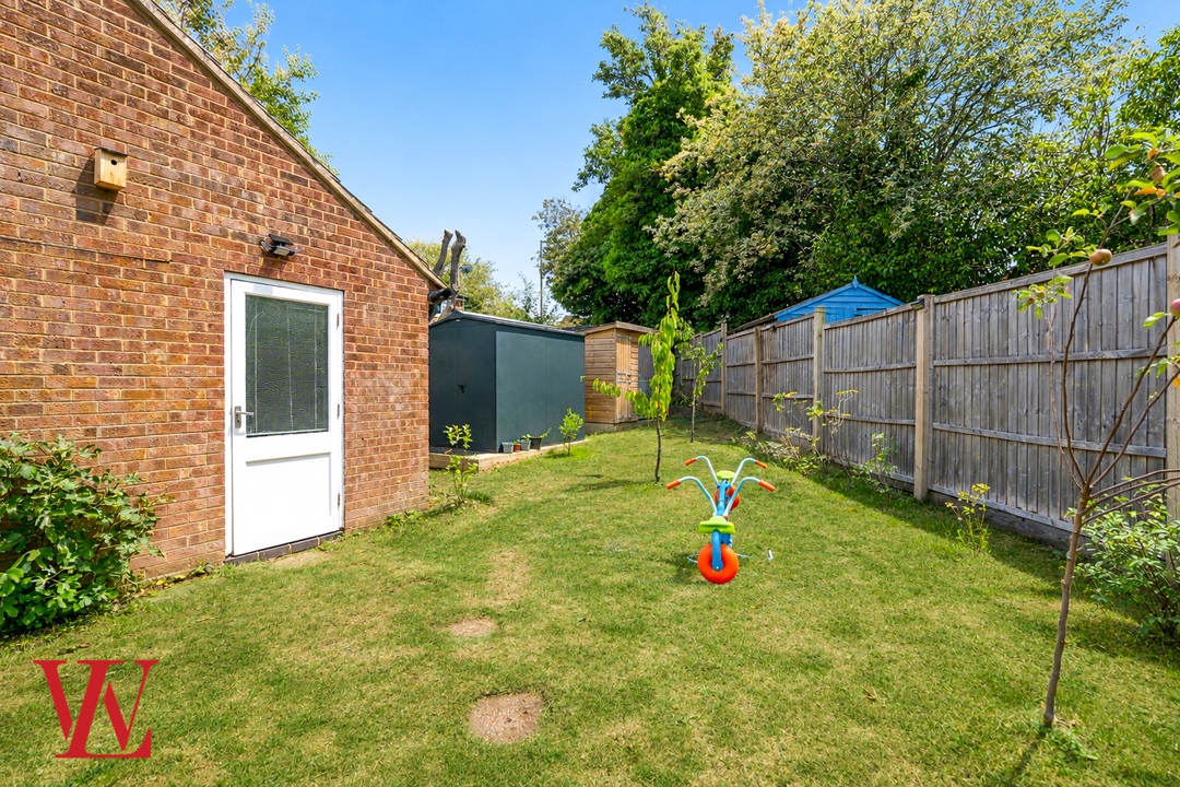 3 bed semi-detached house for sale in Hipkins, Bishop's Stortford, Hertfordshire 15