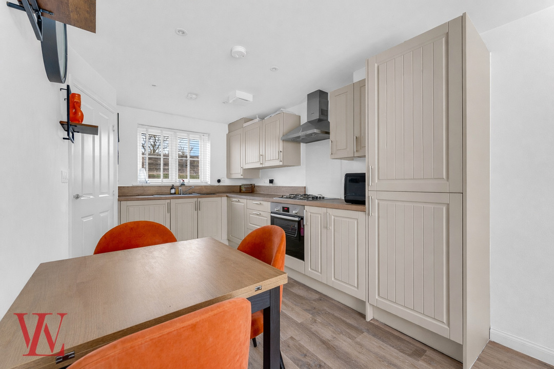 2 bed semi-detached house for sale in Lilley Lane, Bishop's Stortford  - Property Image 5