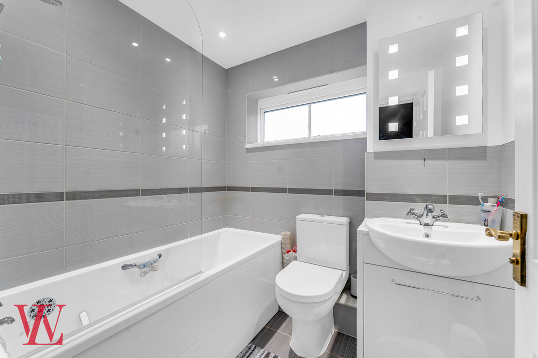 4 bed semi-detached house for sale in The Hedgerows, Bishop's Stortford, Hertfordshire  - Property Image 20