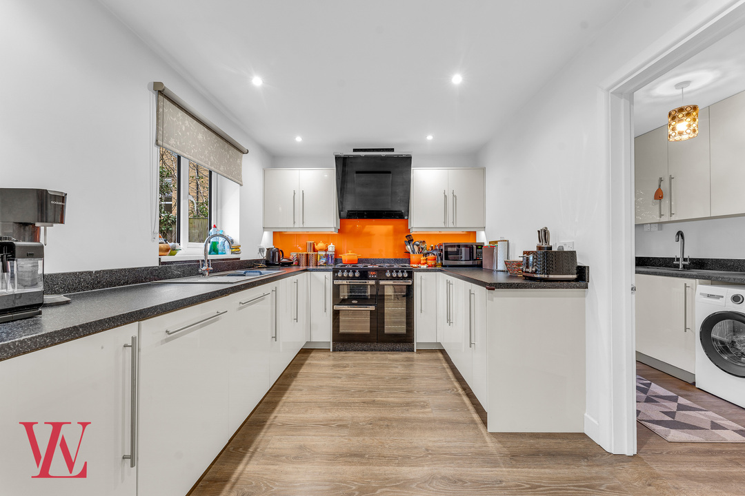 4 bed semi-detached house for sale in The Hedgerows, Bishop's Stortford, Hertfordshire  - Property Image 7