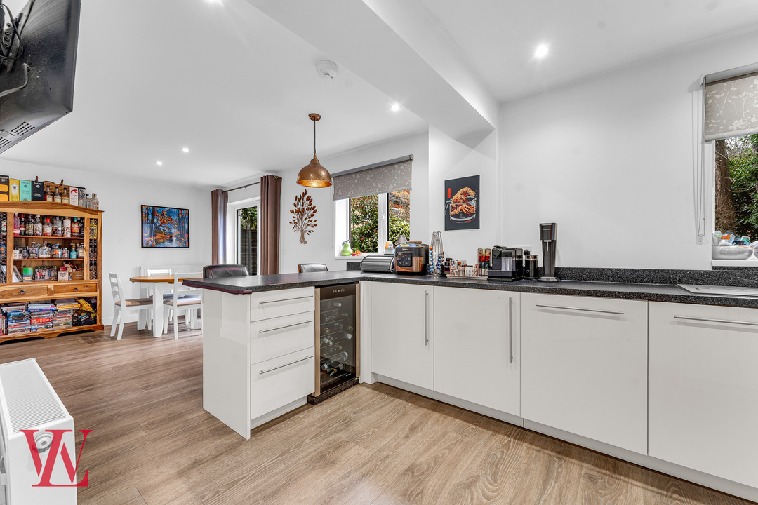 4 bed semi-detached house for sale in The Hedgerows, Bishop's Stortford, Hertfordshire  - Property Image 9