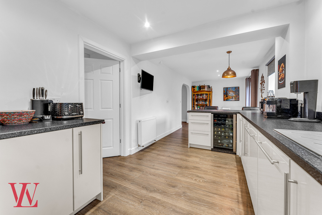 4 bed semi-detached house for sale in The Hedgerows, Bishop's Stortford, Hertfordshire  - Property Image 8