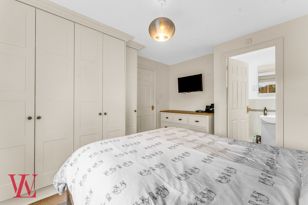 4 bed semi-detached house for sale in The Hedgerows, Bishop's Stortford, Hertfordshire  - Property Image 16