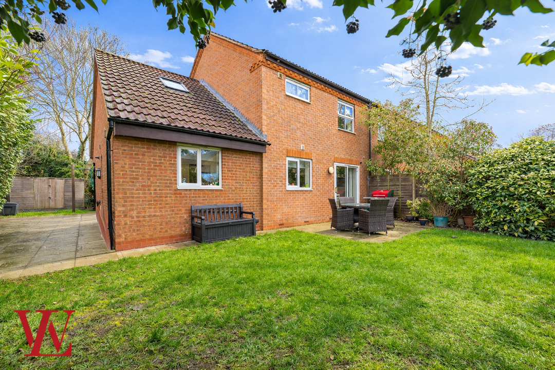 4 bed semi-detached house for sale in The Hedgerows, Bishop's Stortford, Hertfordshire  - Property Image 23