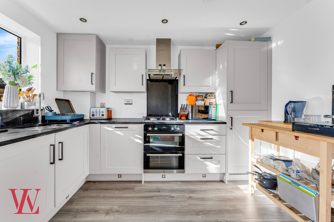 3 bed semi-detached house for sale in Athenian Drive, Bishop's Stortford, Hertfordshire  - Property Image 4