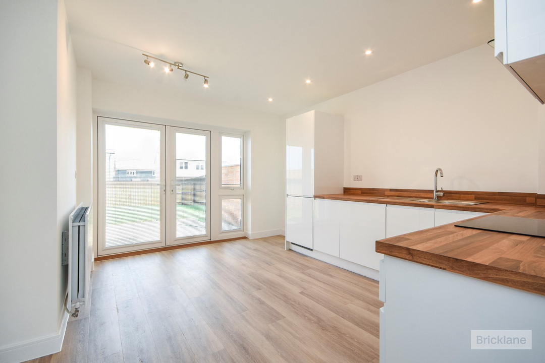 3 bed semi-detached house to rent in Priestley Field Avenue, Little Dunmow, Dunmow, Essex  - Property Image 4