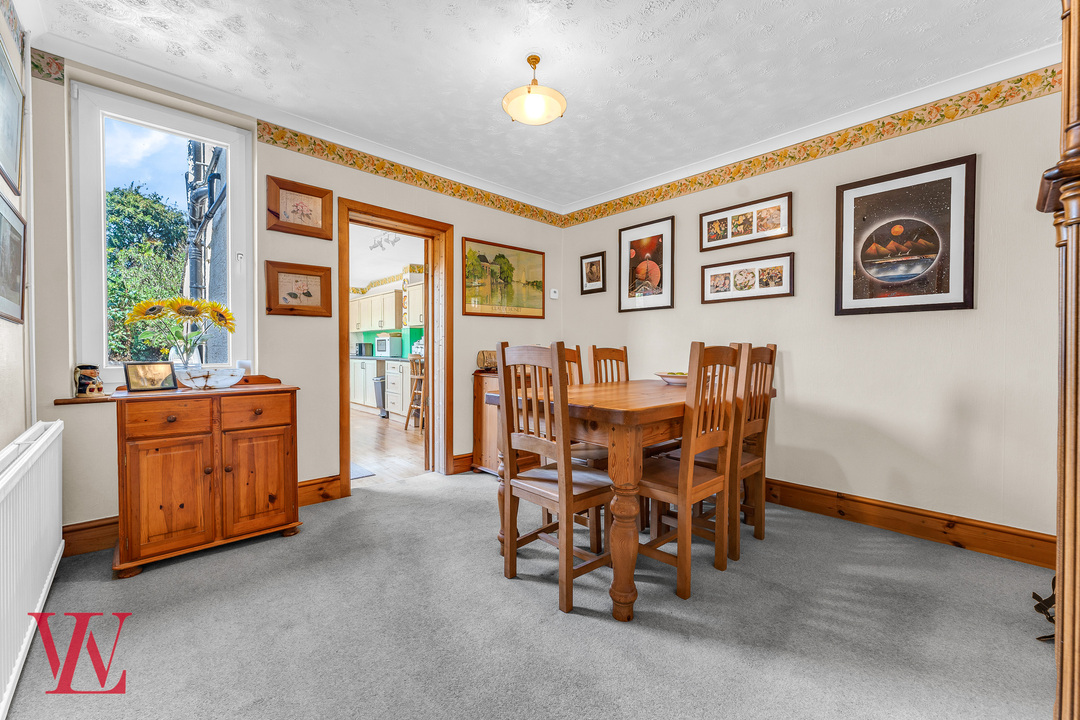 3 bed semi-detached house for sale in Apton Road, Bishop's Stortford, Hertfordshire 5