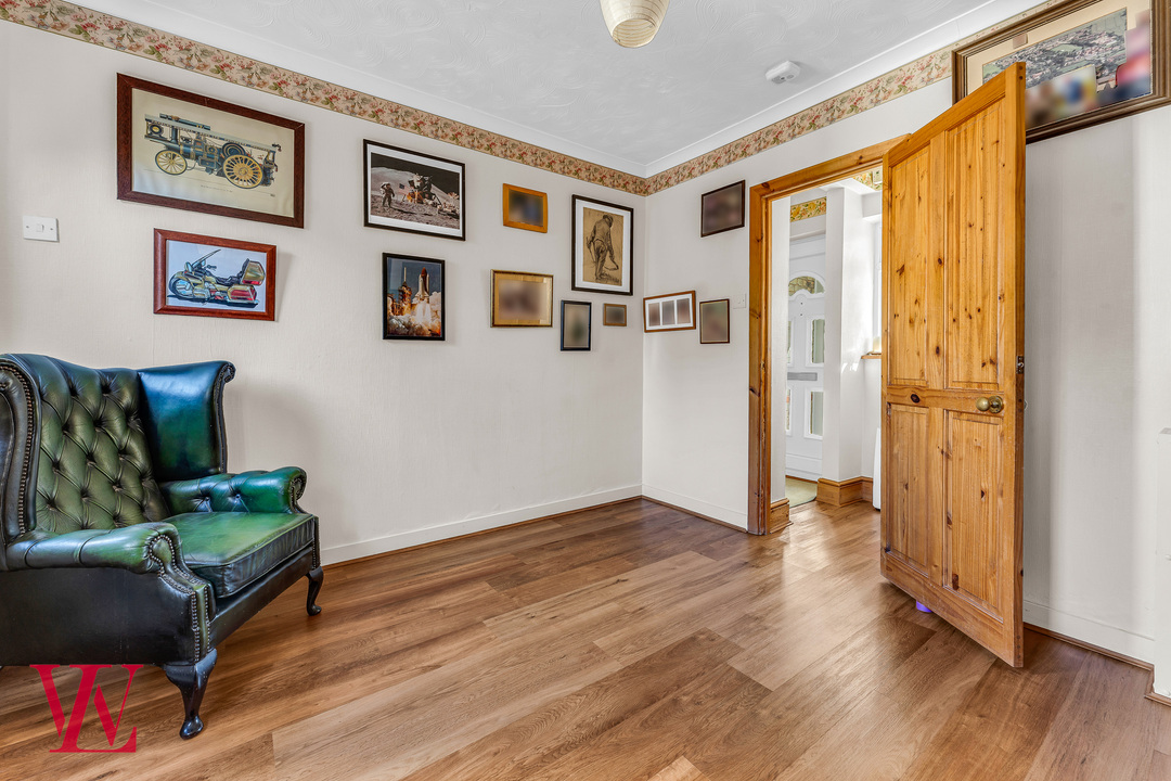 3 bed semi-detached house for sale in Apton Road, Bishop's Stortford, Hertfordshire 10