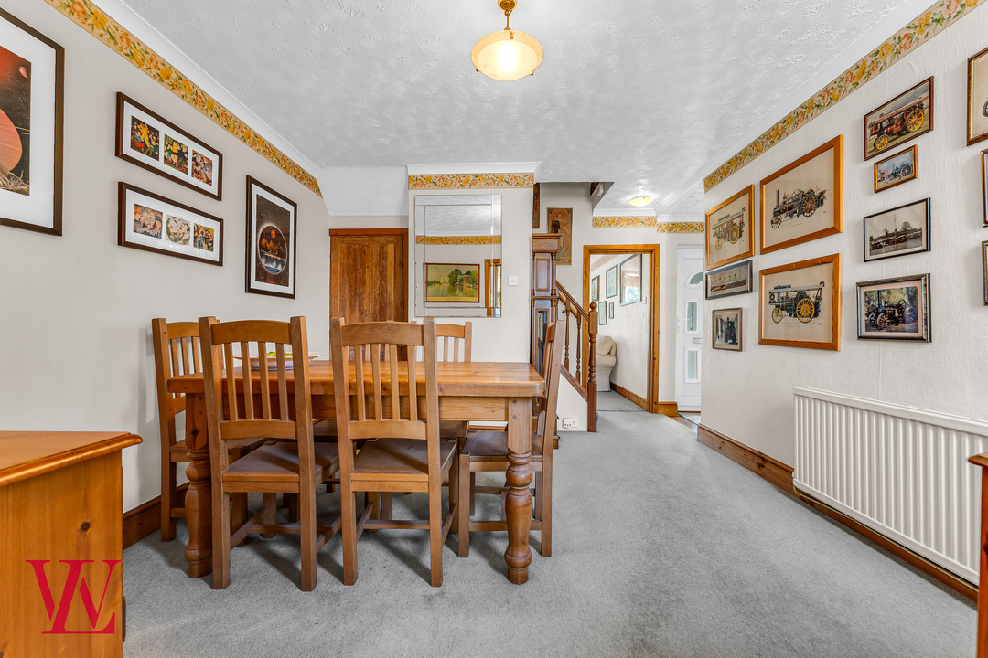 3 bed semi-detached house for sale in Apton Road, Bishop's Stortford, Hertfordshire 4