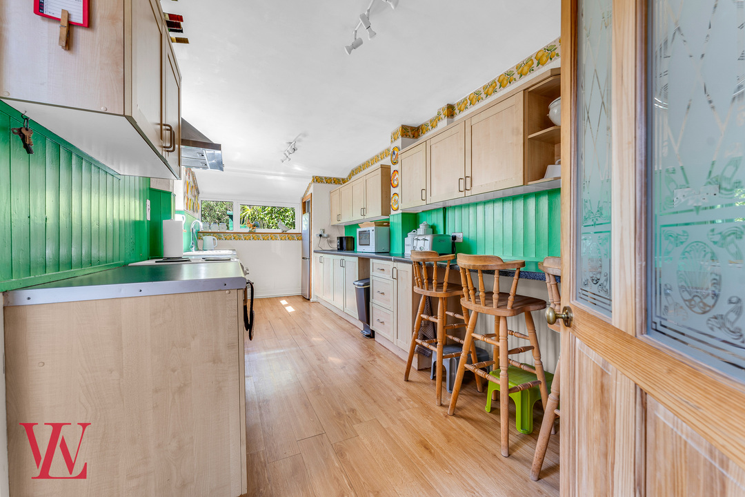 3 bed semi-detached house for sale in Apton Road, Bishop's Stortford, Hertfordshire 6
