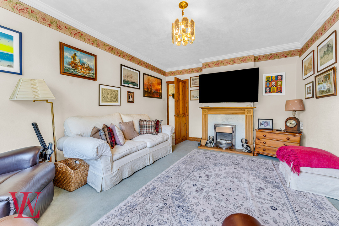 3 bed semi-detached house for sale in Apton Road, Bishop's Stortford, Hertfordshire  - Property Image 3