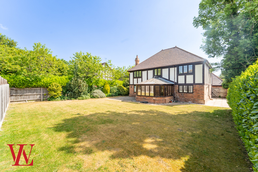 5 bed detached house to rent in Maze Green Heights, Bishop's Stortford, Hertfordshire  - Property Image 2