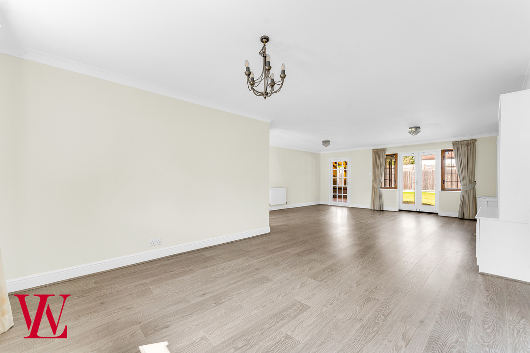 5 bed detached house to rent in Maze Green Heights, Bishop's Stortford, Hertfordshire  - Property Image 5