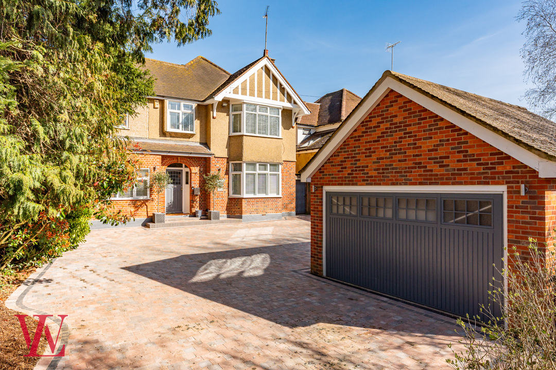 5 bed detached house for sale in Hadham Road, Bishop's Stortford, Hertfordshire - Property Image 1