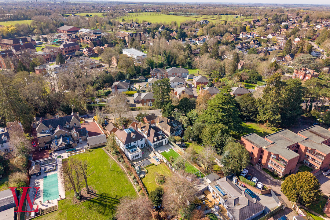 5 bed detached house for sale in Hadham Road, Bishop's Stortford, Hertfordshire 2