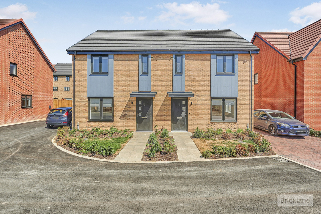 3 bed semi-detached house to rent in Handscomb Way, Bishops Stortford, Hertfordshire  - Property Image 10