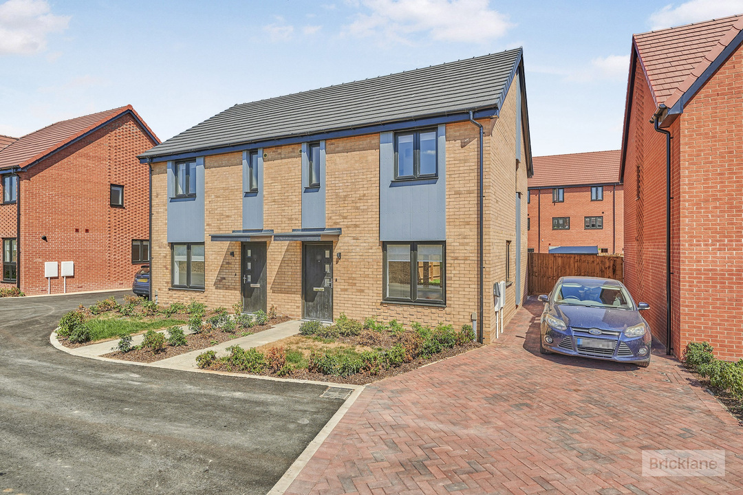 3 bed semi-detached house to rent in Handscomb Way, Bishops Stortford, Hertfordshire