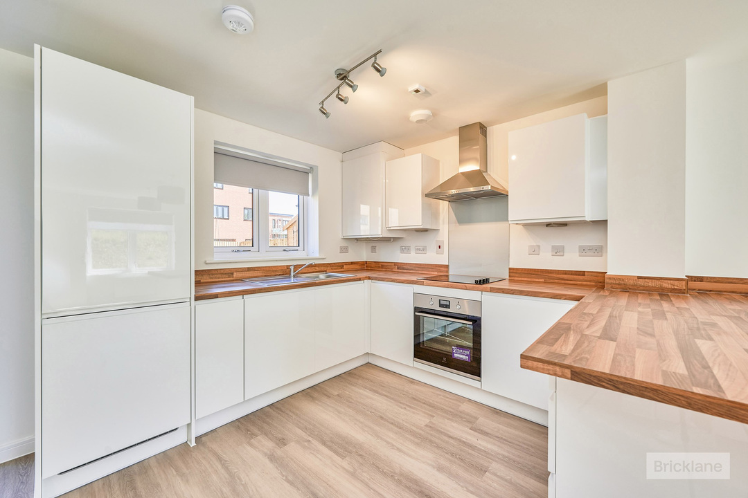 3 bed semi-detached house to rent in Handscomb Way, Bishops Stortford, Hertfordshire  - Property Image 3