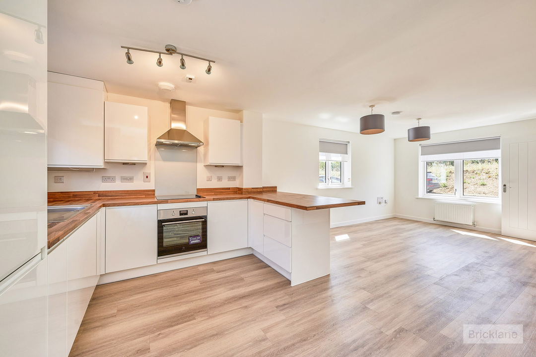 3 bed semi-detached house to rent in Handscomb Way, Bishops Stortford, Hertfordshire  - Property Image 2