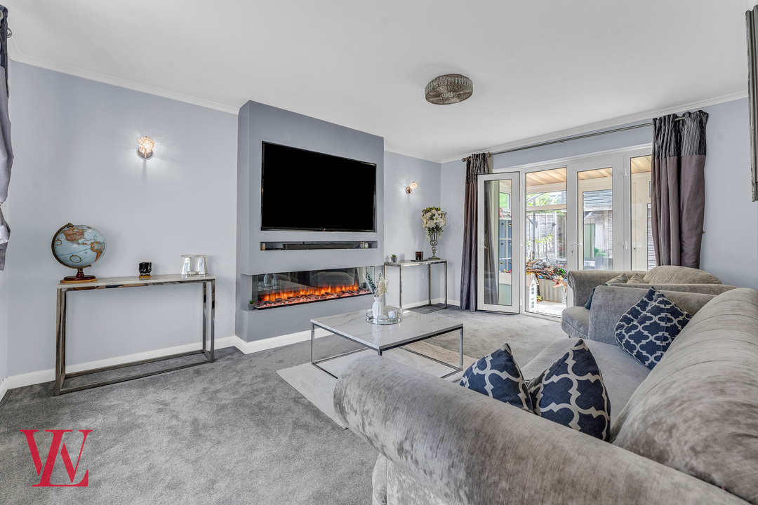 3 bed detached house for sale in De Mandeville Road, Elsenham, Bishop's Stortford, Essex  - Property Image 6