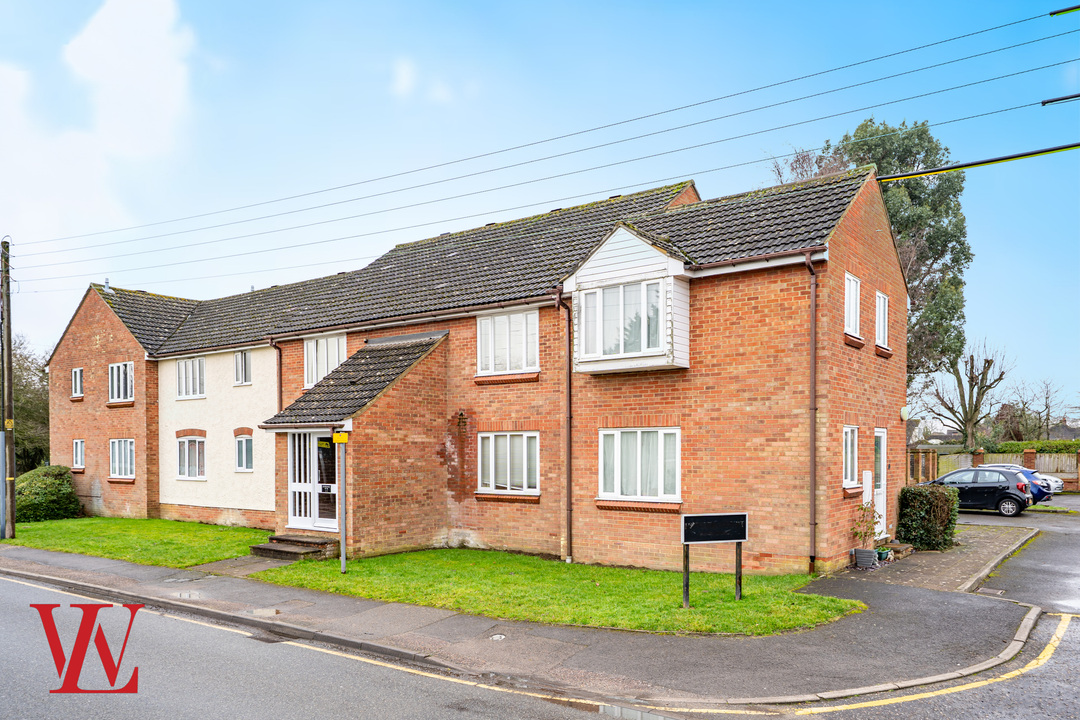 1 bed apartment for sale in Hunters Court, Elsenham, Bishop's Stortford, Hertfordshire - Property Image 1