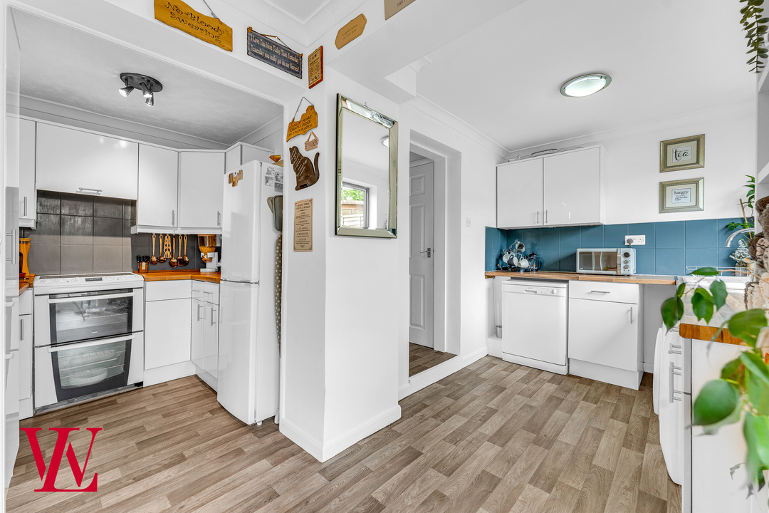 4 bed semi-detached house for sale in Audrey Gardens, Bishop's Stortford, Hertfordshire  - Property Image 6