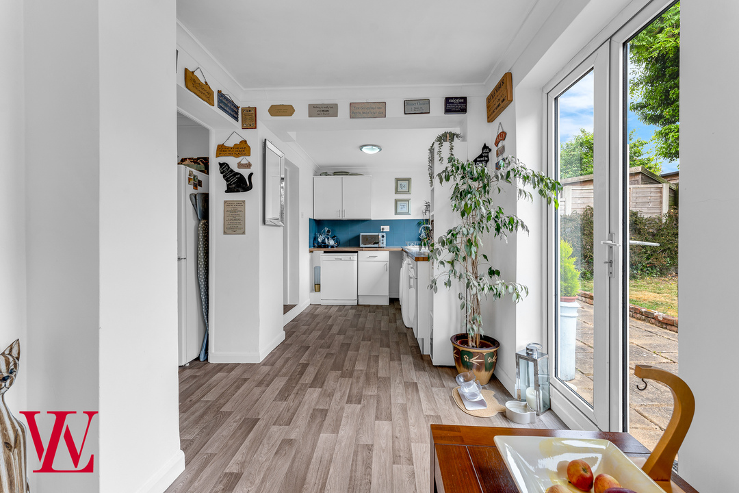 4 bed semi-detached house for sale in Audrey Gardens, Bishop's Stortford, Hertfordshire  - Property Image 7