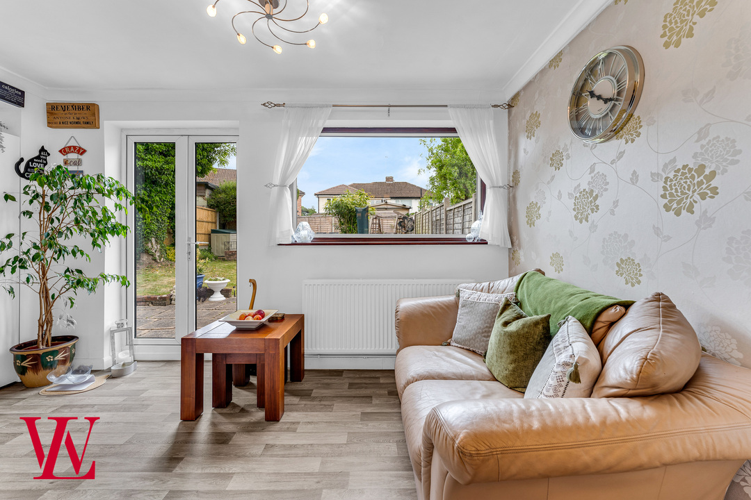 4 bed semi-detached house for sale in Audrey Gardens, Bishop's Stortford, Hertfordshire  - Property Image 11