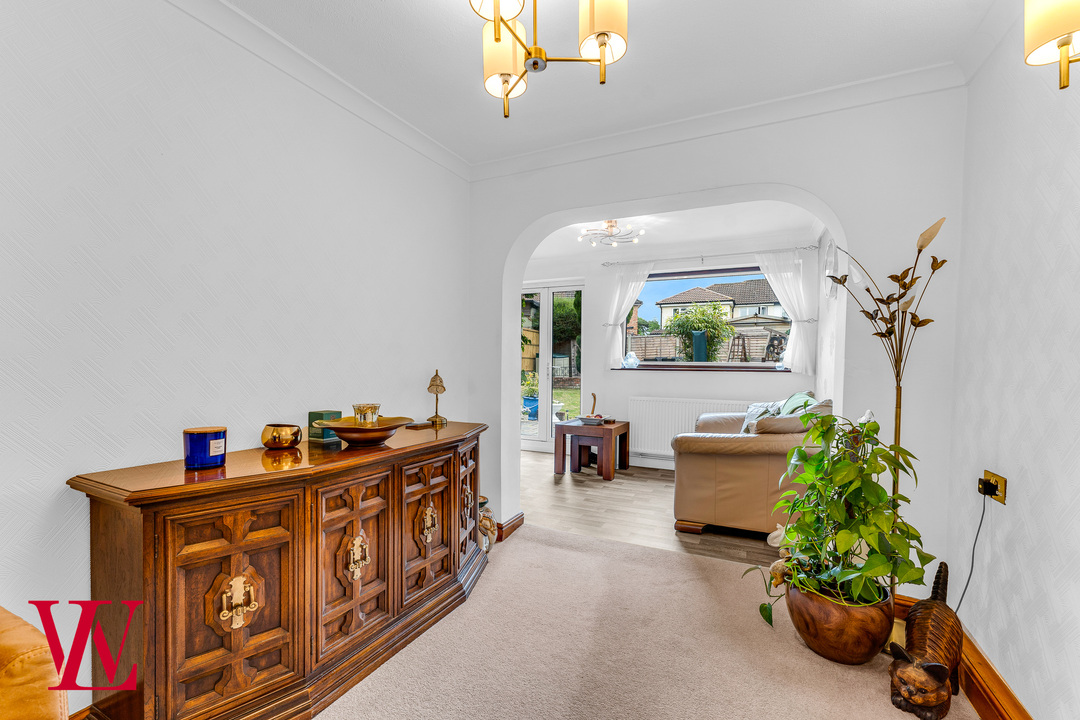 4 bed semi-detached house for sale in Audrey Gardens, Bishop's Stortford, Hertfordshire  - Property Image 8