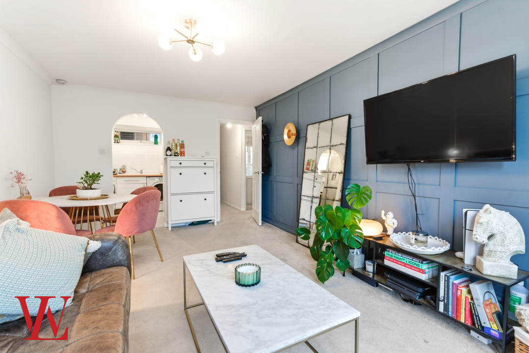 2 bed apartment for sale in Granary Court, Haslers Lane, Dunmow, Essex 5