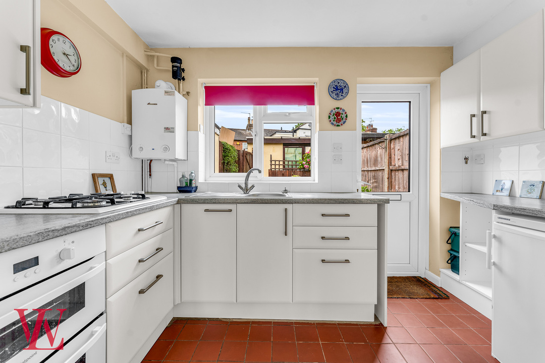 2 bed terraced house for sale in Barrells Down Road, Bishop's Stortford, Hertfordshire 6