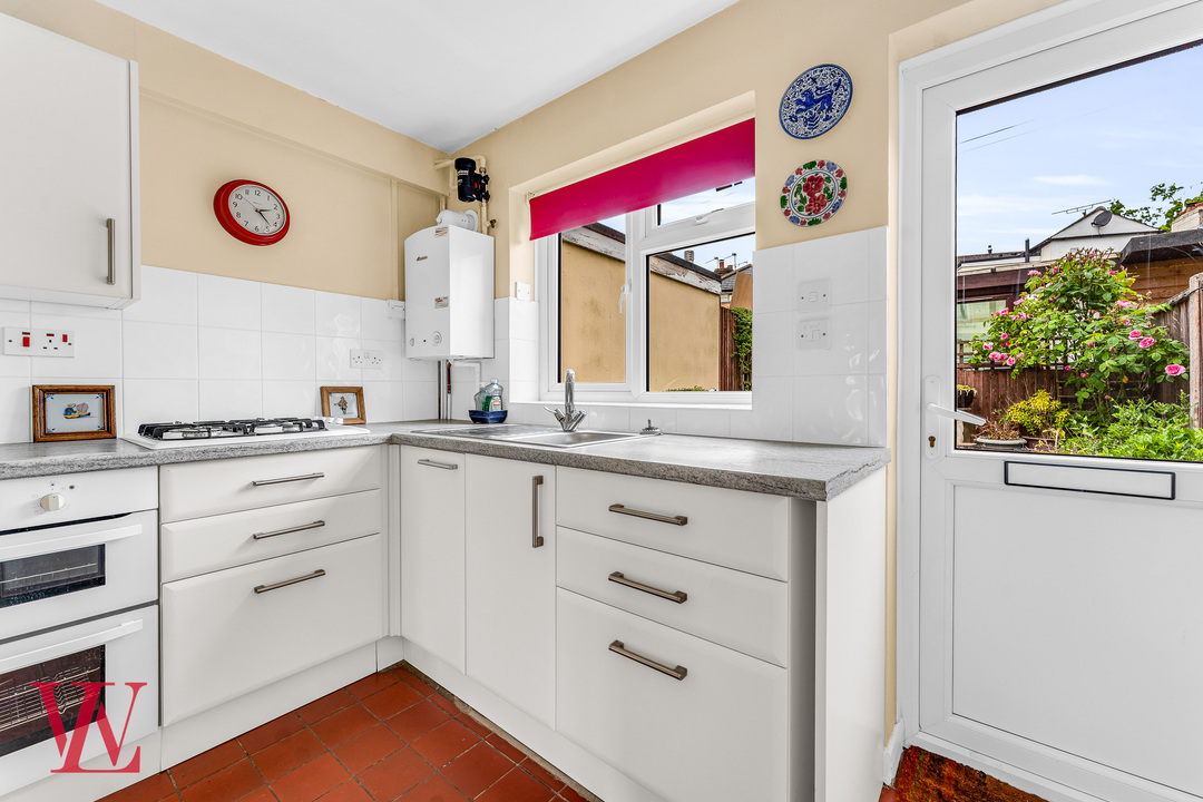 2 bed terraced house for sale in Barrells Down Road, Bishop's Stortford, Hertfordshire 7