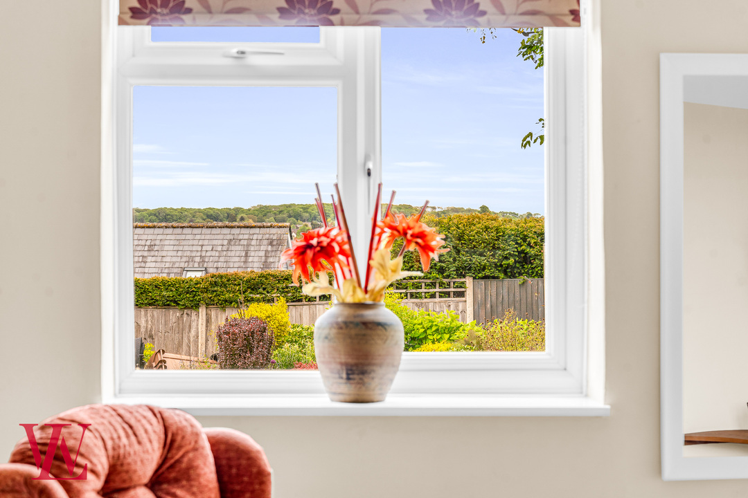 2 bed terraced house for sale in Barrells Down Road, Bishop's Stortford, Hertfordshire 5