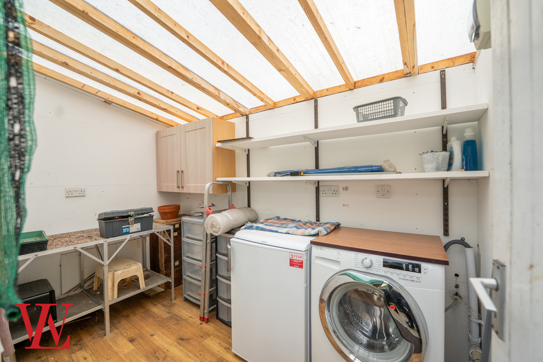 2 bed terraced house for sale in Barrells Down Road, Bishop's Stortford, Hertfordshire 18