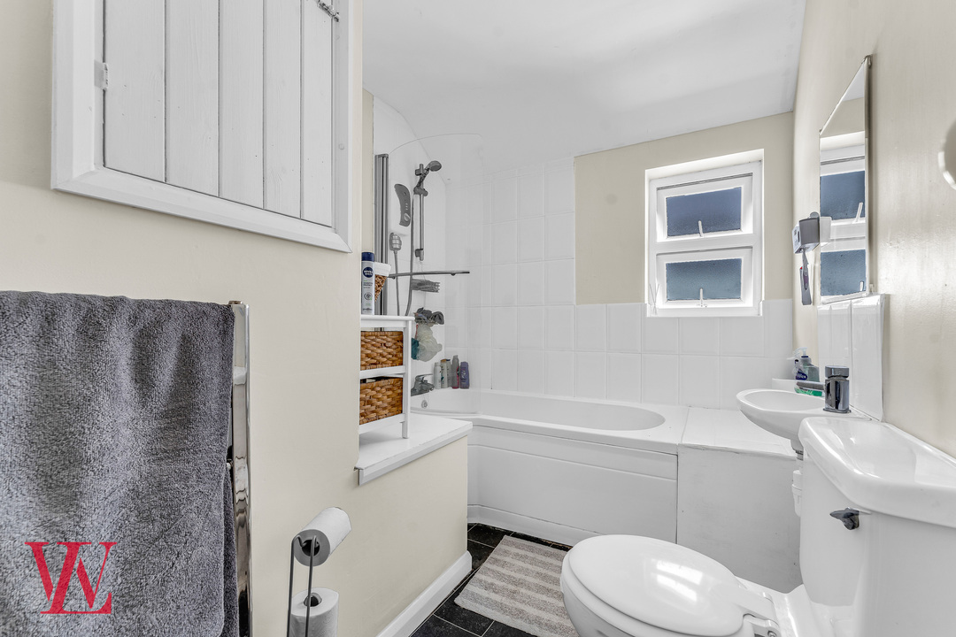 3 bed semi-detached house for sale in Zambesi Road, Bishop's Stortford, Hertfordshire  - Property Image 15