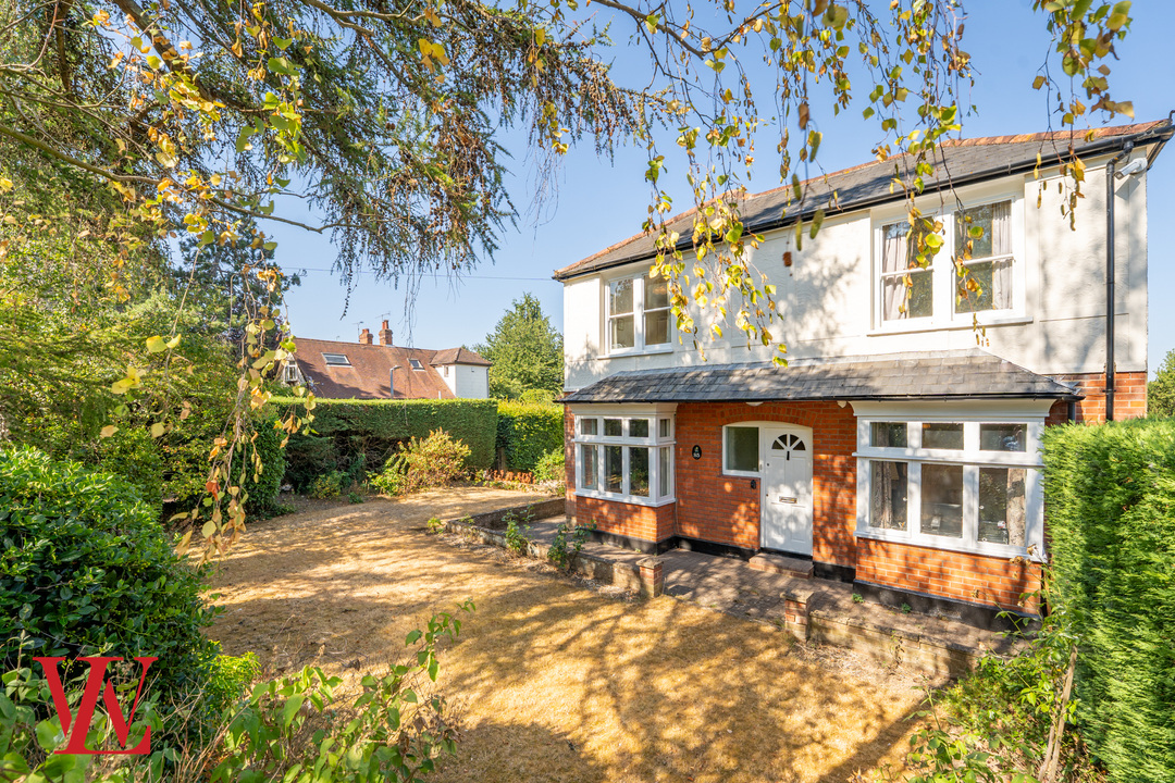 4 bed detached house for sale in Stansted Road, Bishop's Stortford, Hertfordshire